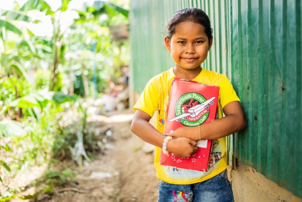a shoebox gift led Vanna to Christ